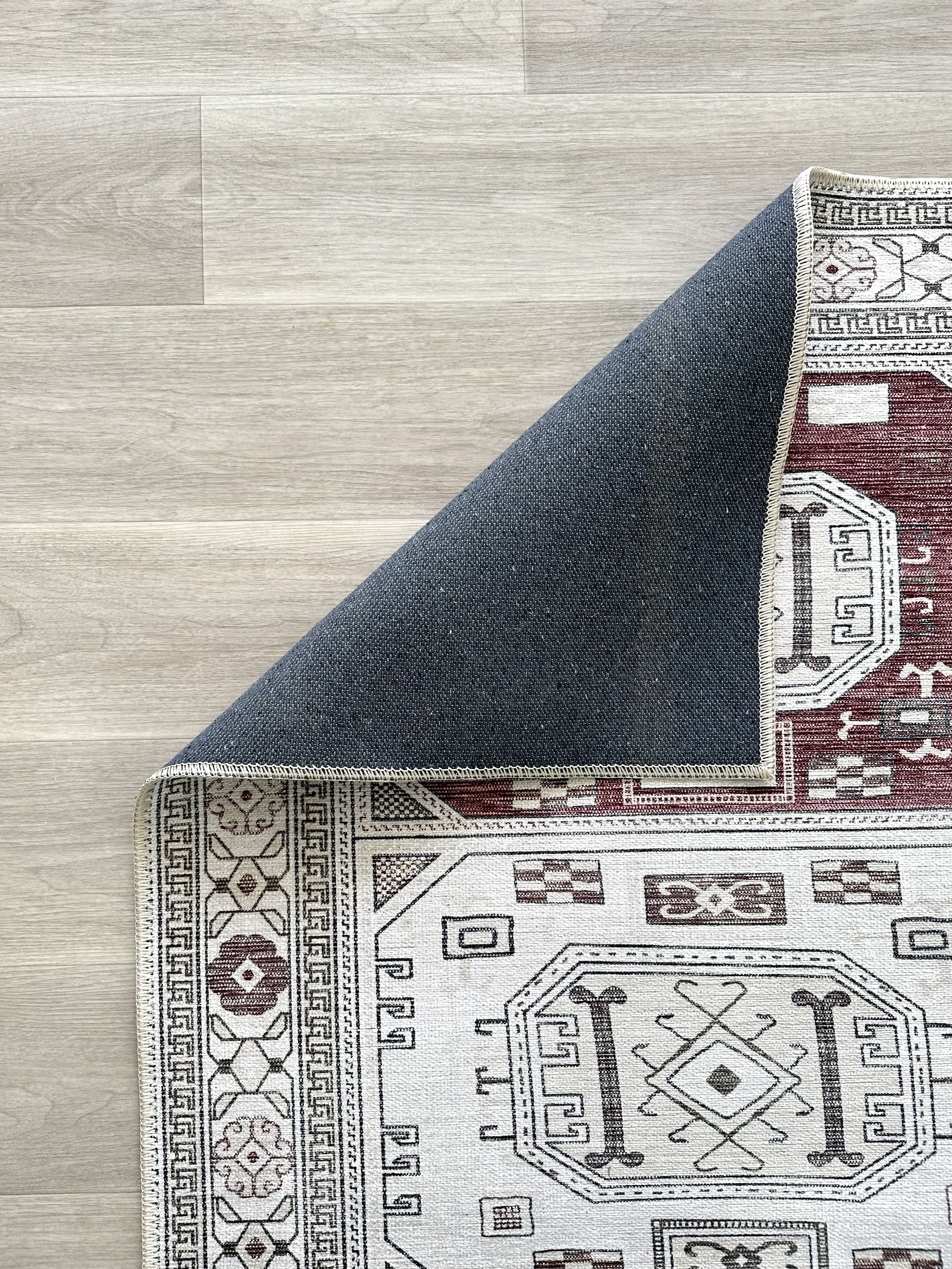 Geometrik Panel Desenli Krem ve Bordo Etnik Halı - AR848CR