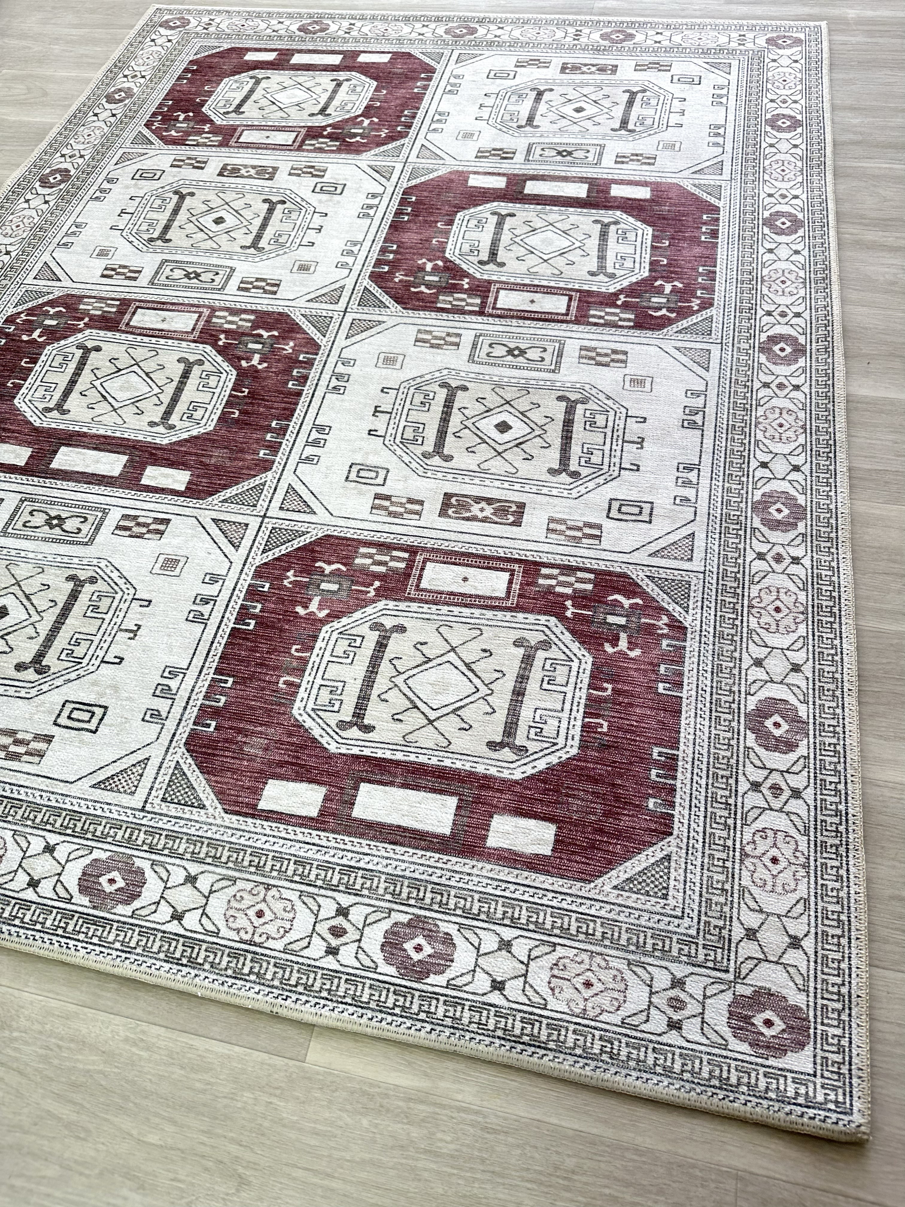 Geometrik Panel Desenli Krem ve Bordo Etnik Halı - AR848CR
