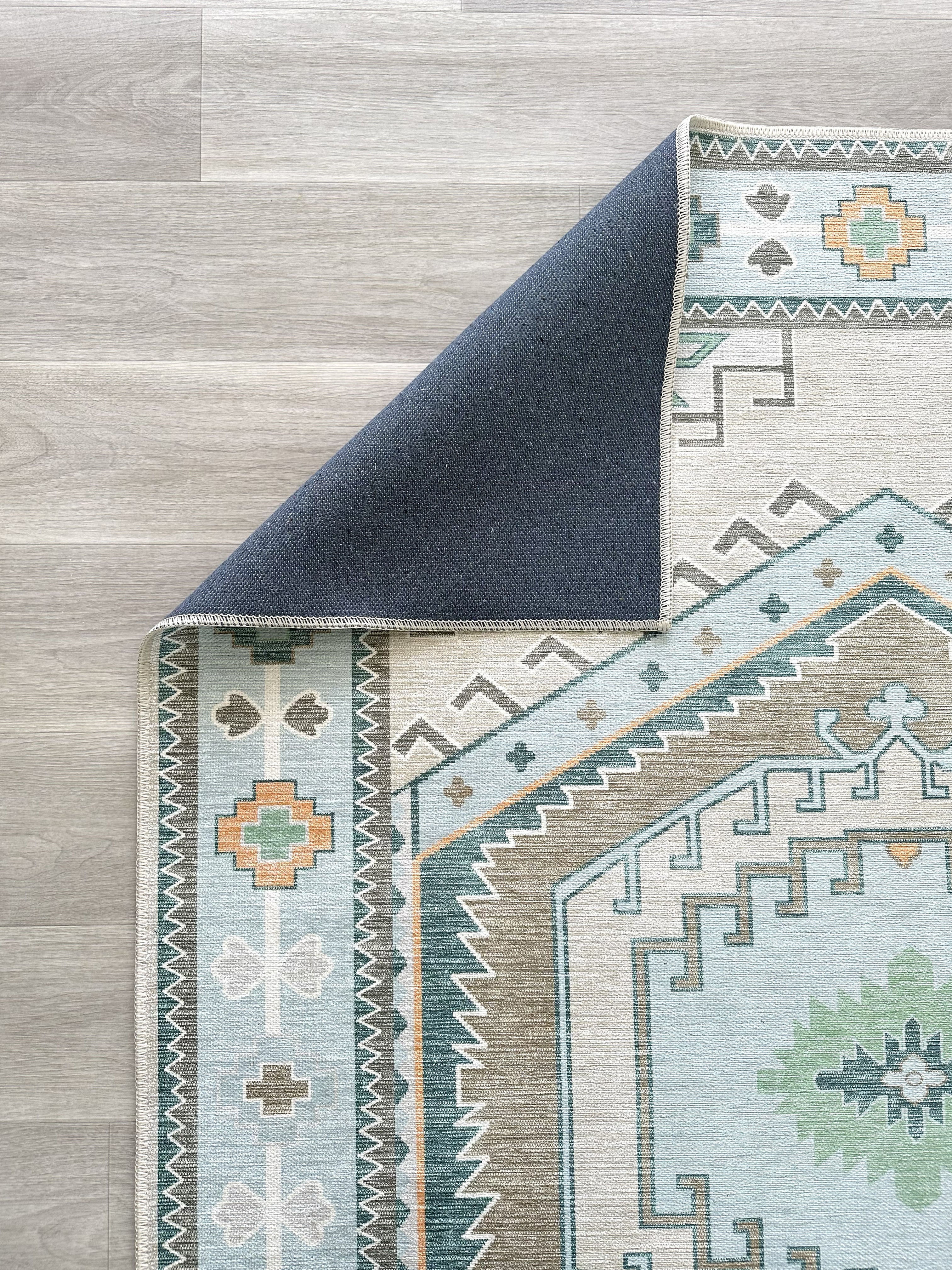 Geometrik Madalyon Desenli Açık Mavi Ve Su Yeşili Etnik Halı - AR856GG