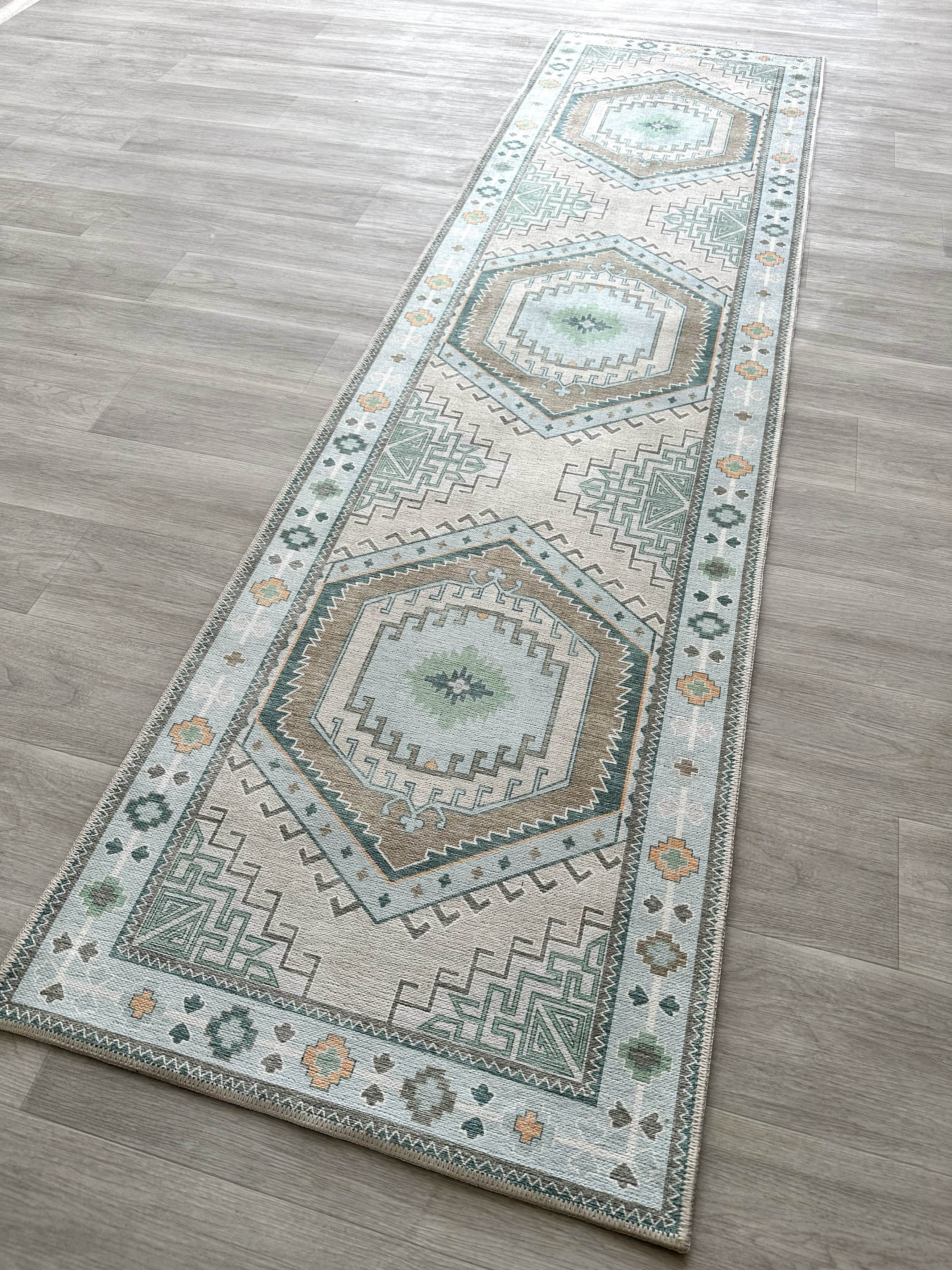 Geometrik Madalyon Desenli Açık Mavi Ve Su Yeşili Etnik Halı - AR856GG