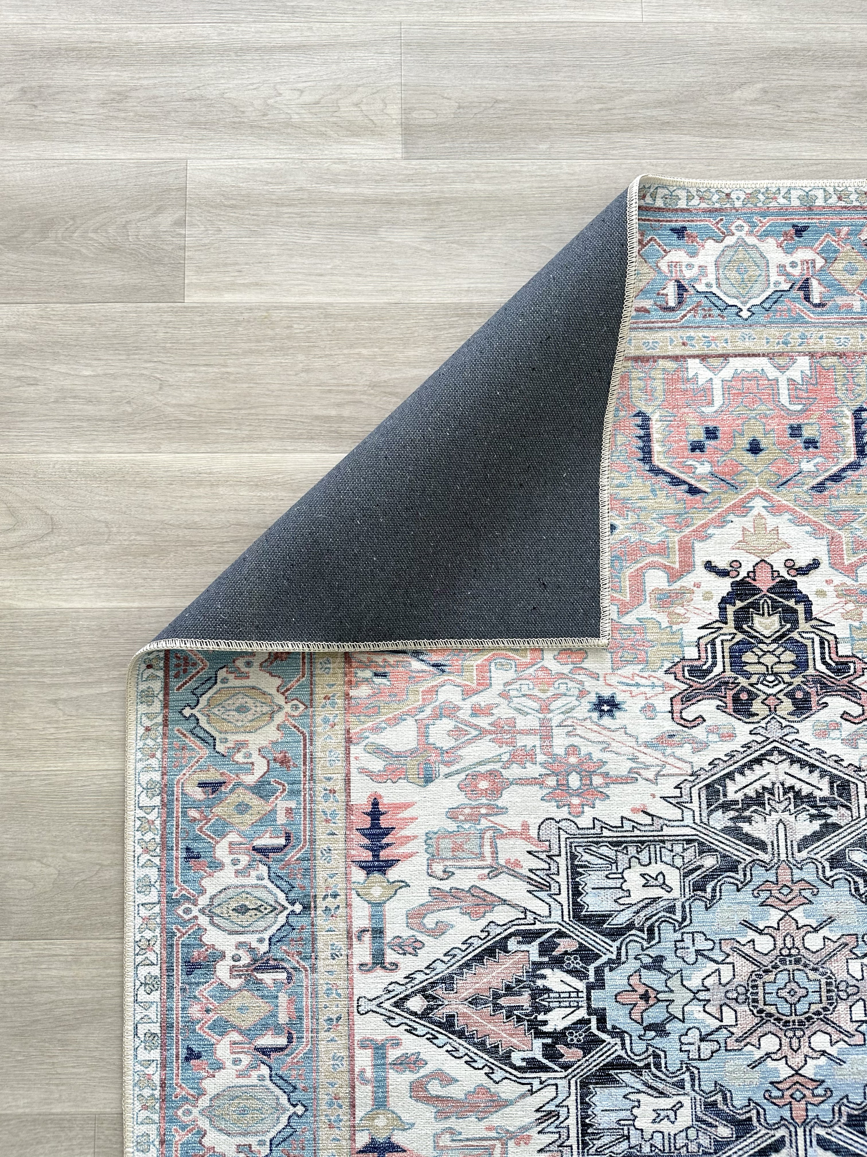 Geometrik Madalyon Desenli Açık Mavi ve Pudra Pembe Etnik Halı - AR861NT