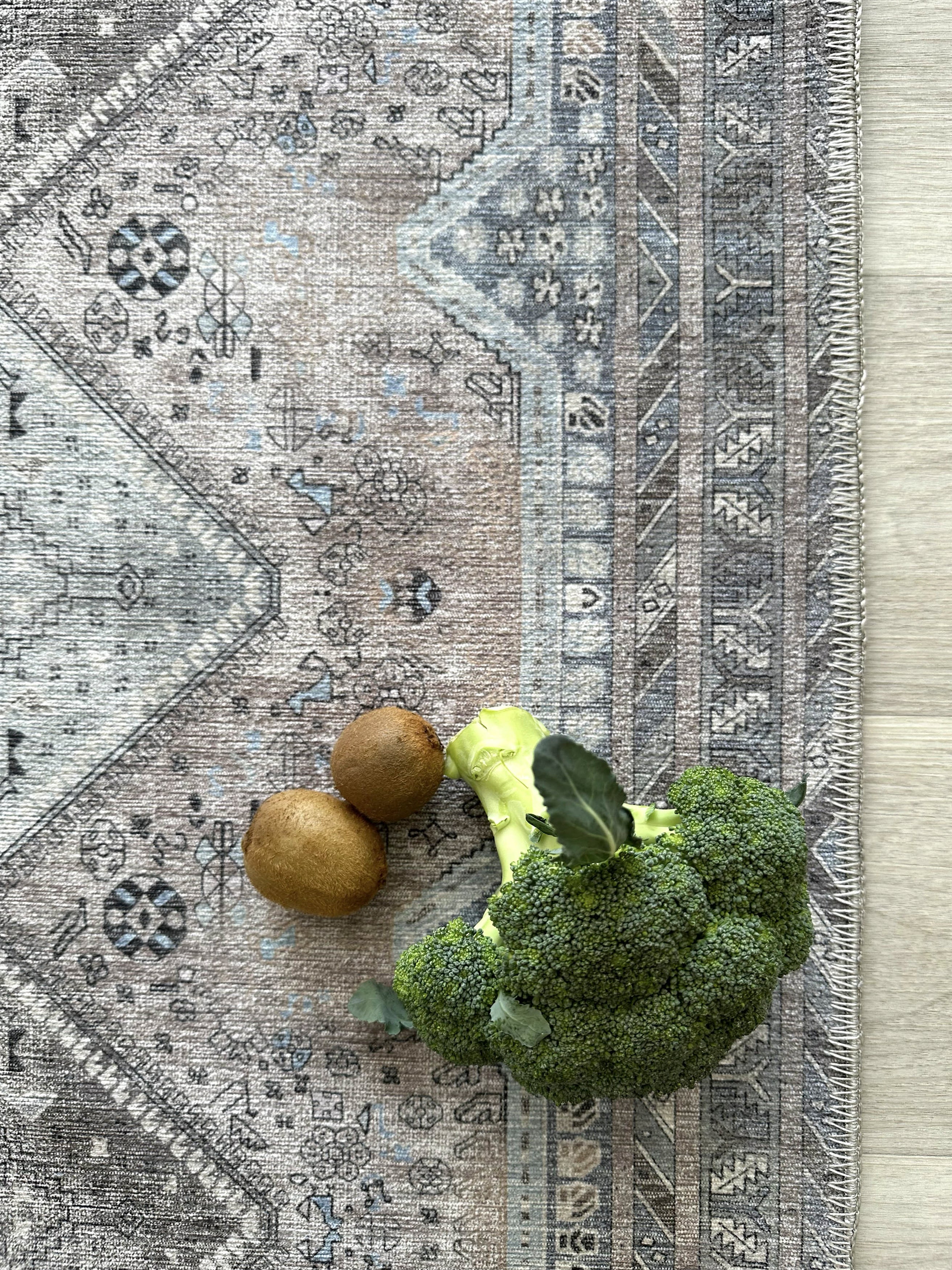 Eskitme Geometrik Madalyon Desenli Vizon Etnik Halı - AR863BM