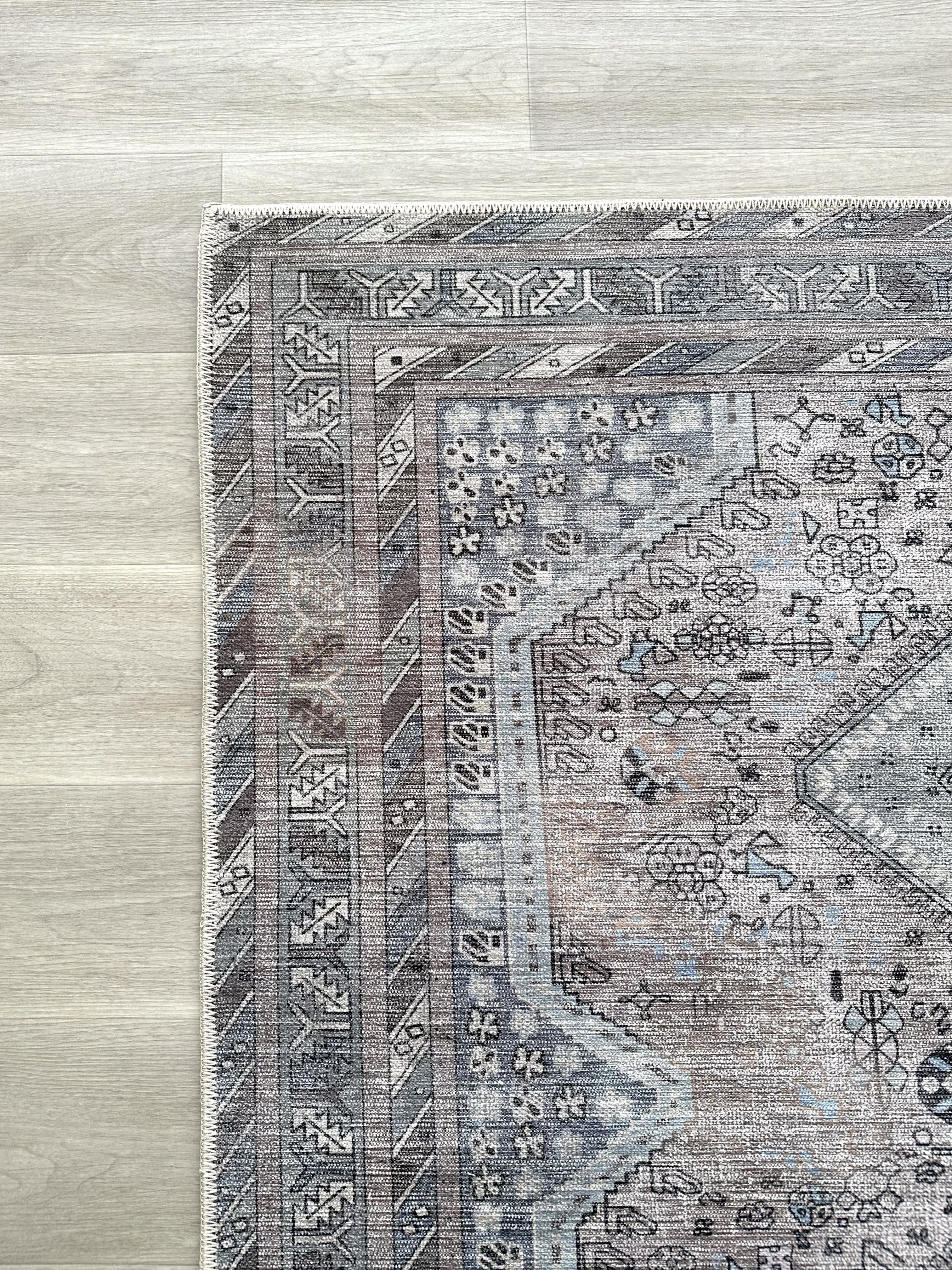 Eskitme Geometrik Madalyon Desenli Vizon Etnik Halı - AR863BM