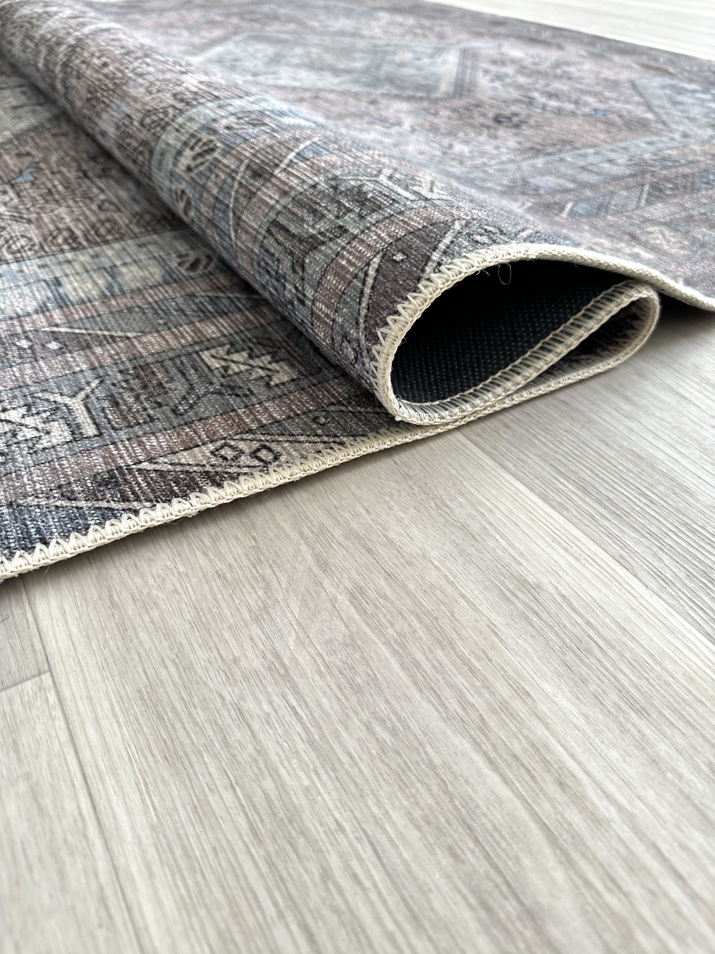 Eskitme Geometrik Madalyon Desenli Vizon Etnik Halı - AR863BM