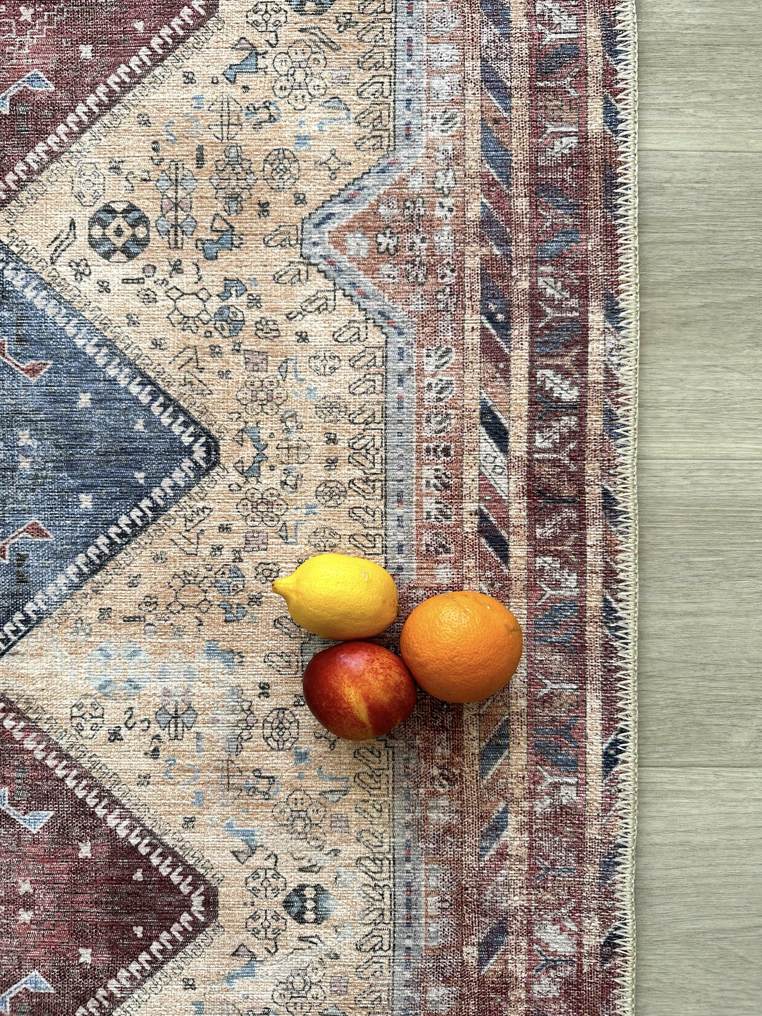 Eskitme Geometrik Madalyon Desenli Krem, Bordo ve Lacivert Etnik Halı - AR863TT