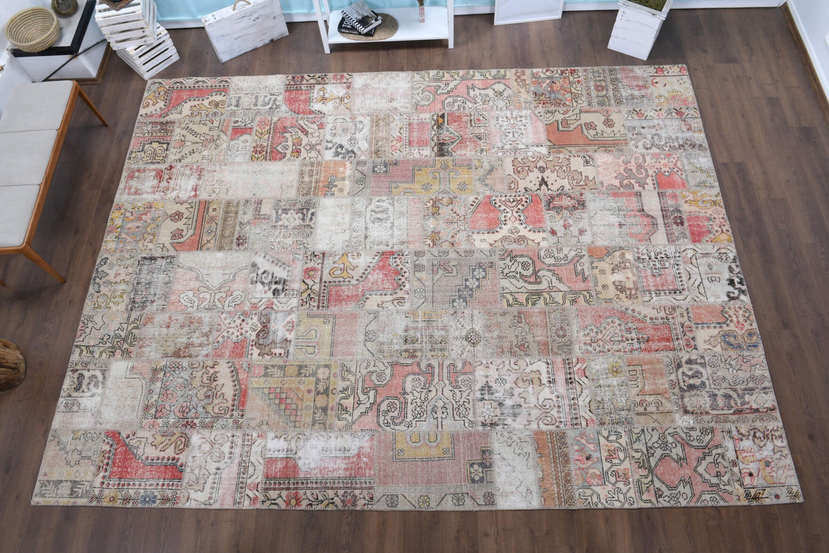 El yapımı vintage halı 302x401 cm tribal desenli yün - ışık altında renk detayı