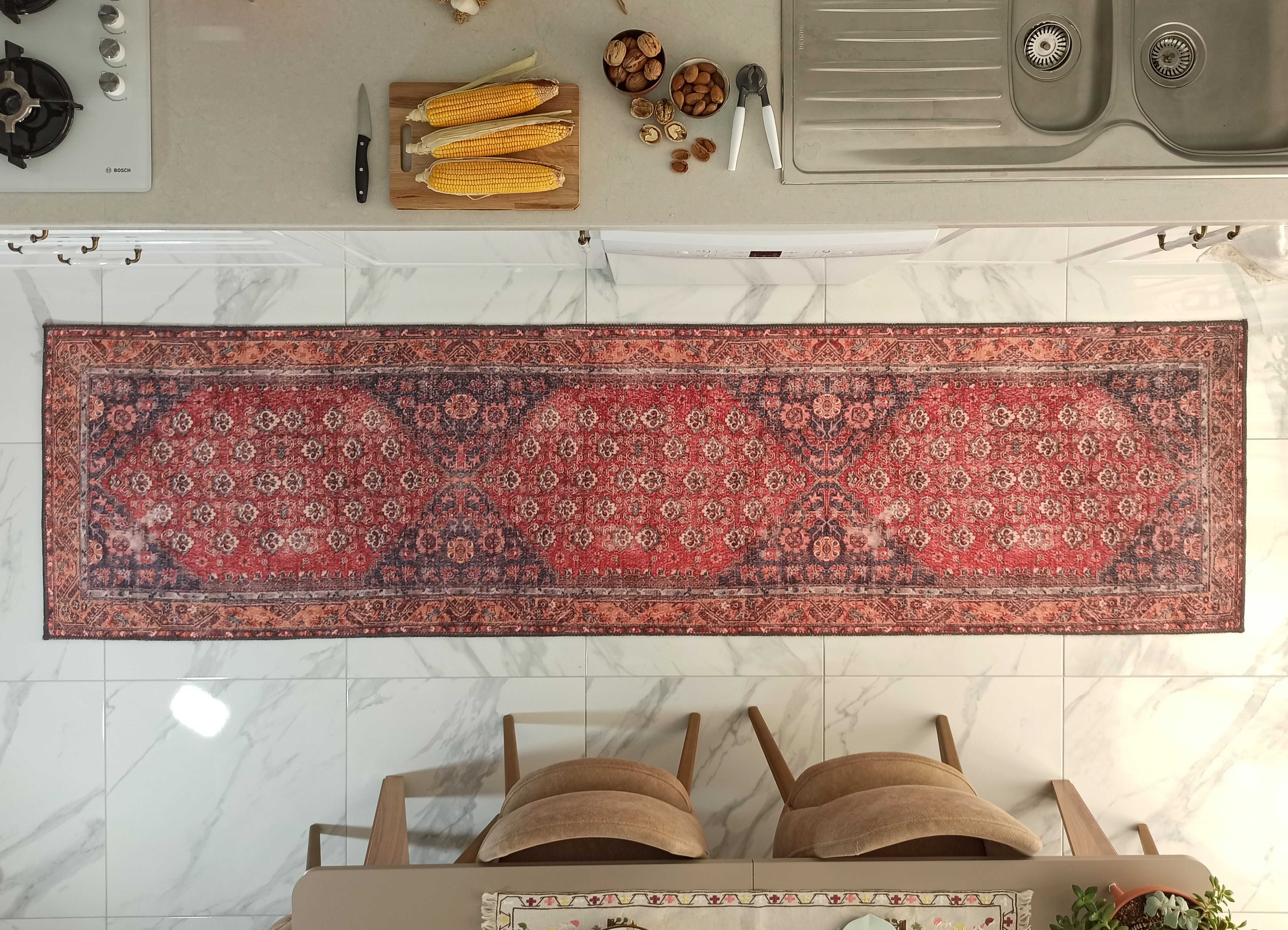 Bordo ve Lacivert Geometrik Desenli Geleneksel Halı
