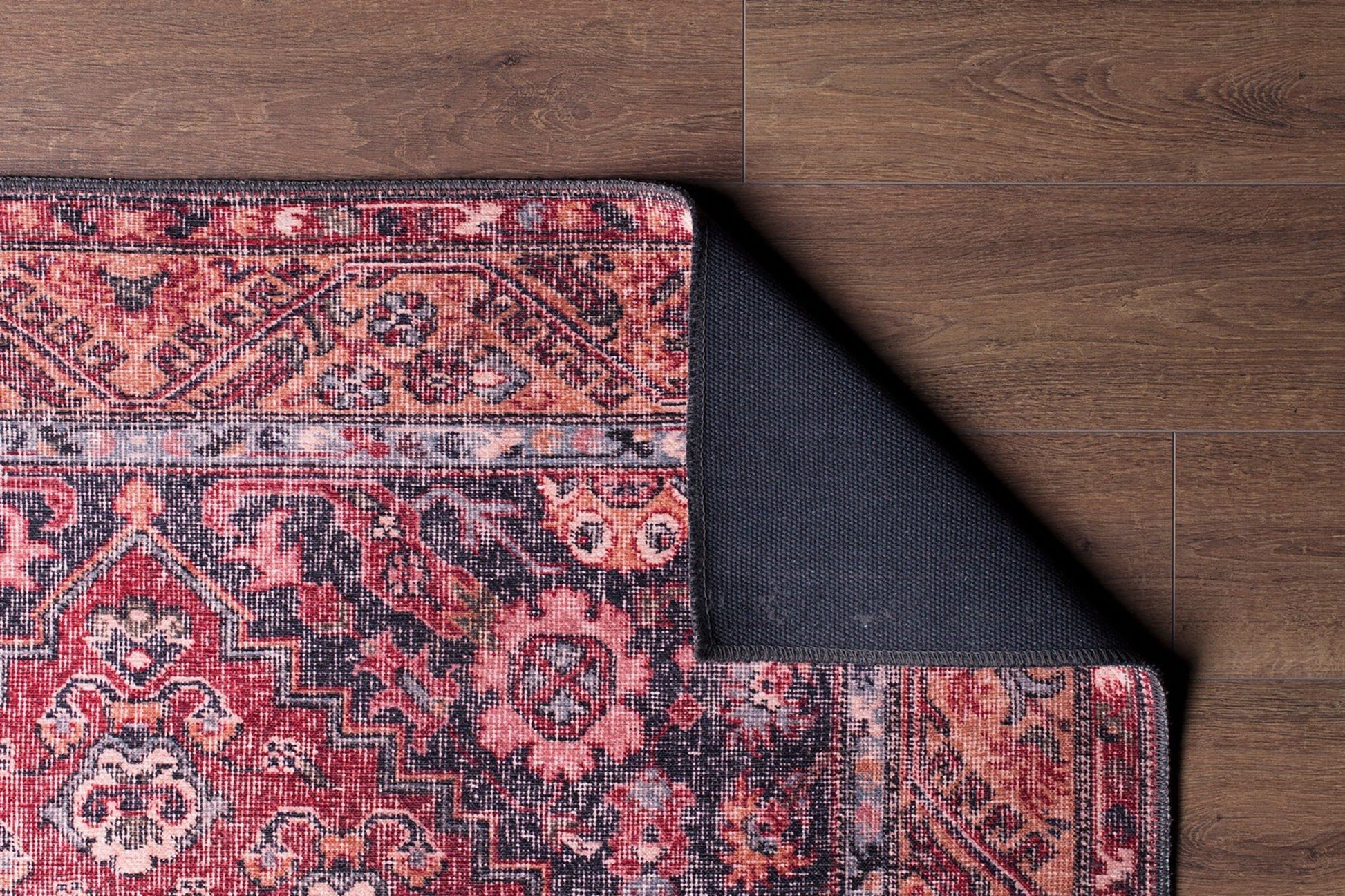 Bordo ve Lacivert Geometrik Desenli Geleneksel Halı