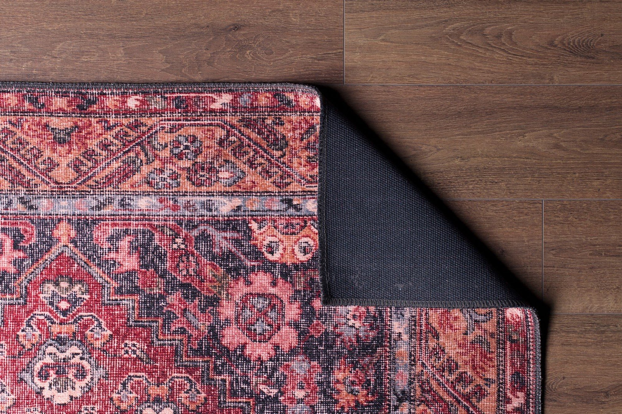 Bordo ve Lacivert Geometrik Desenli Geleneksel Halı