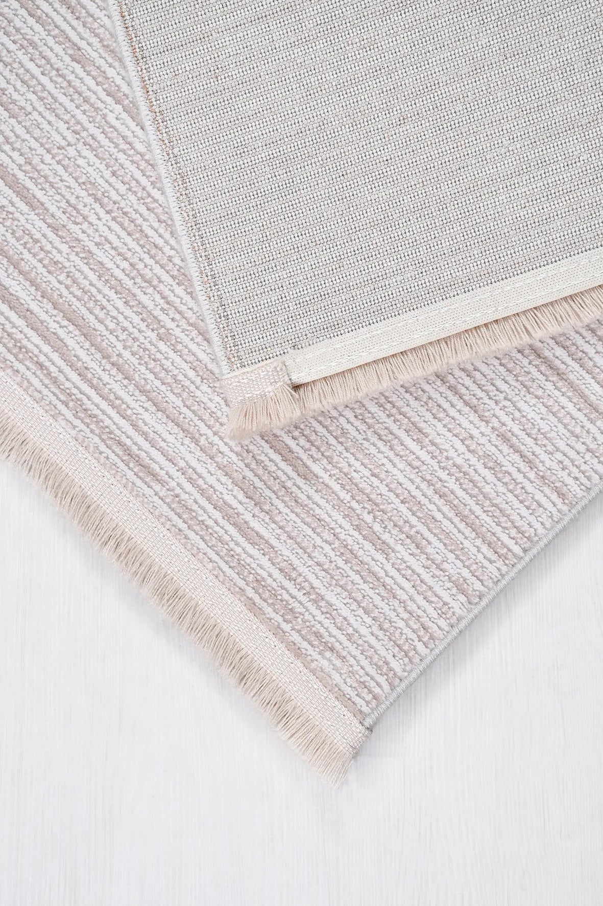 Bej ve Krem Dokulu Minimalist Modern Halı