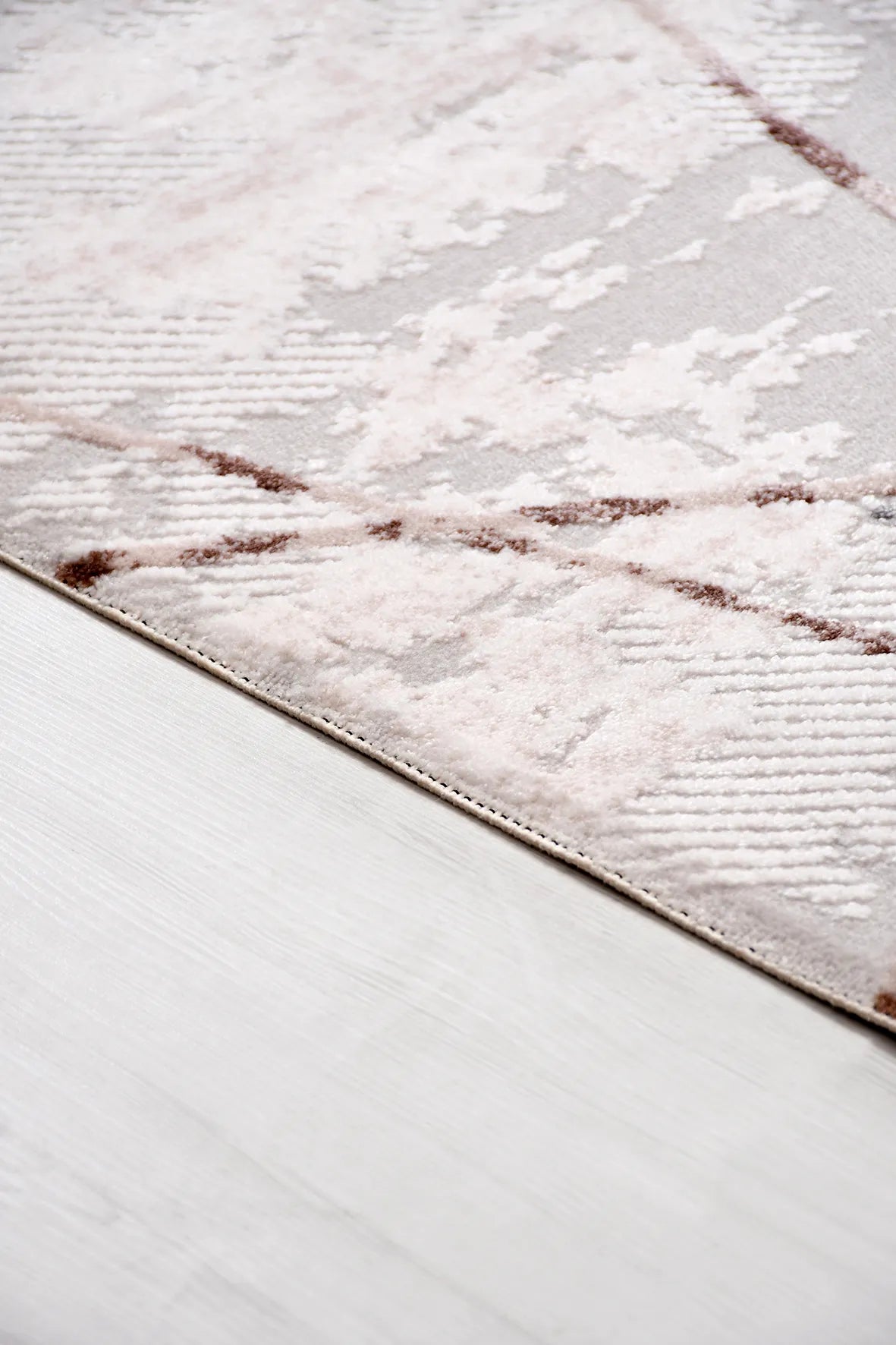 Gri ve Kahve Çizgisel Soyut Modern Halı