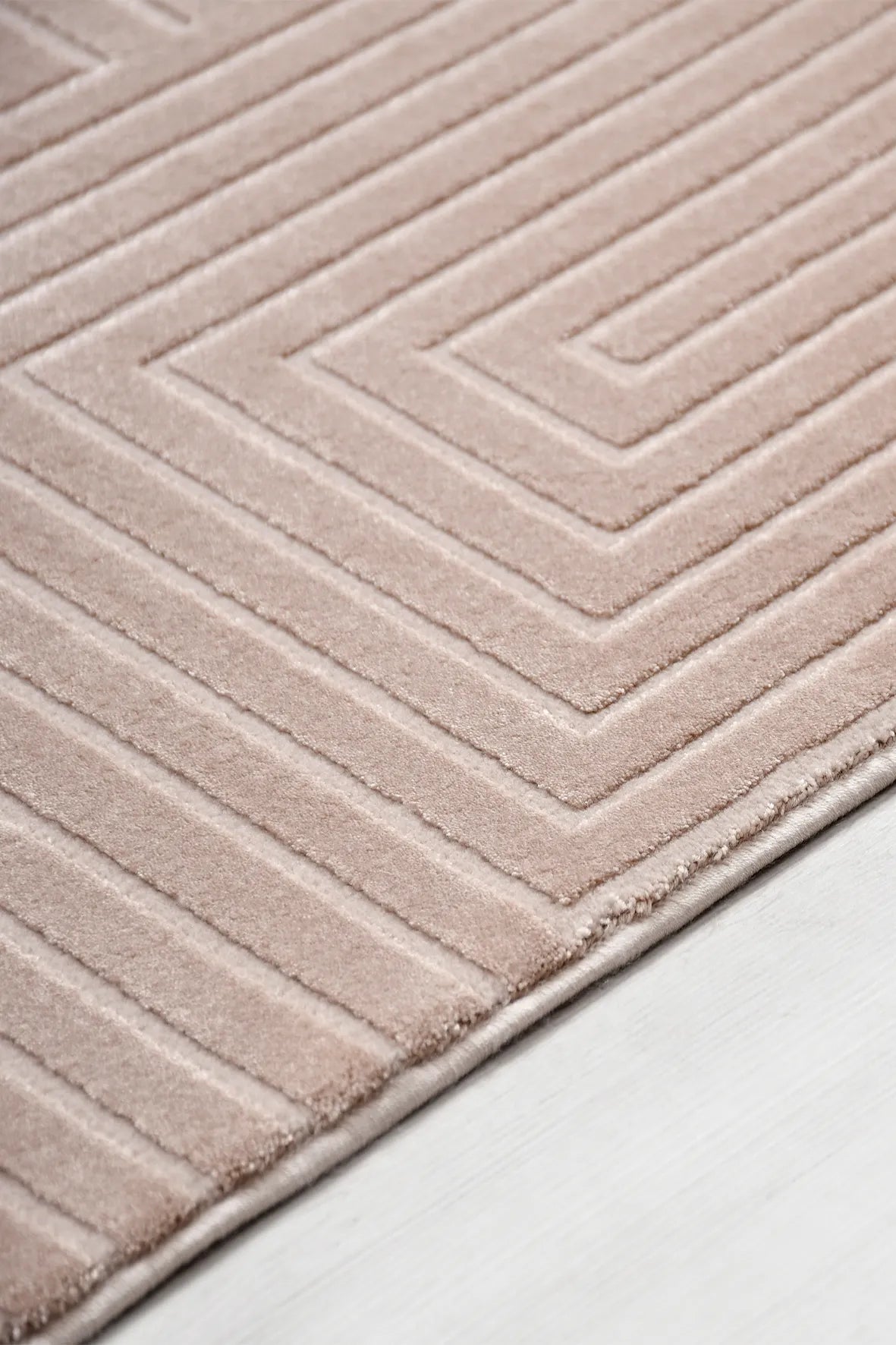 Vizon Rengi Geometrik Labirent Desenli Modern Halı