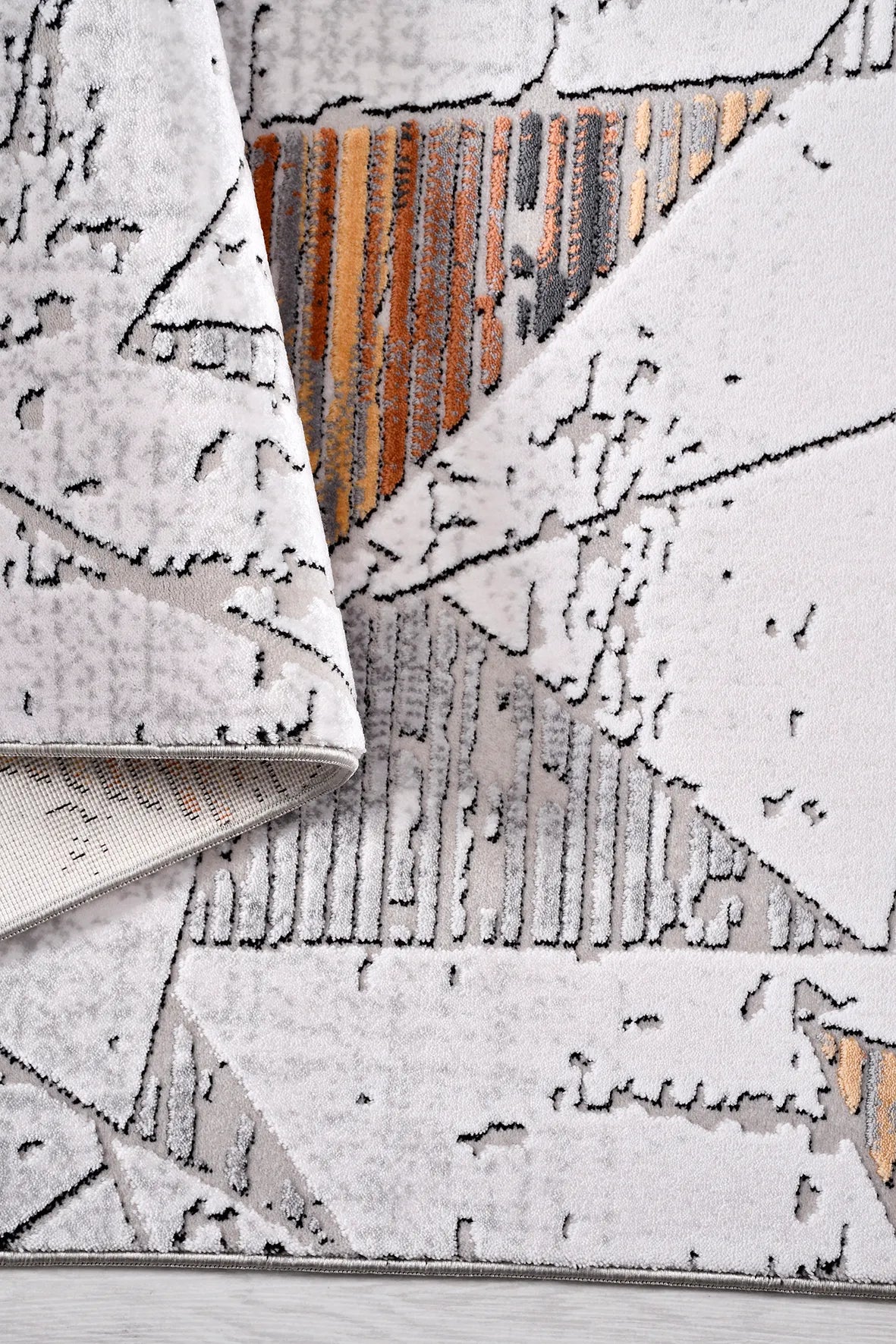 Gri ve Turuncu Geometrik Desenli Halı