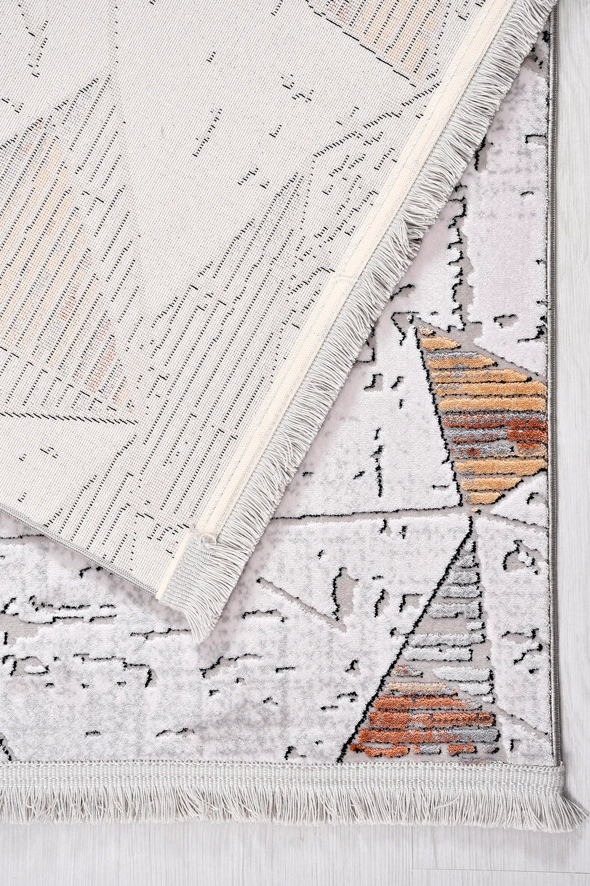 Gri ve Turuncu Geometrik Desenli Halı