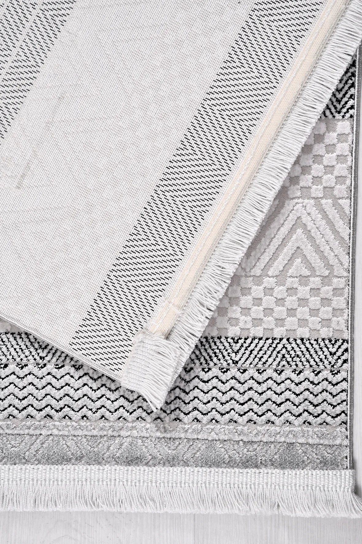 Gri ve Bej Çizgili Kilim Desenli Halı