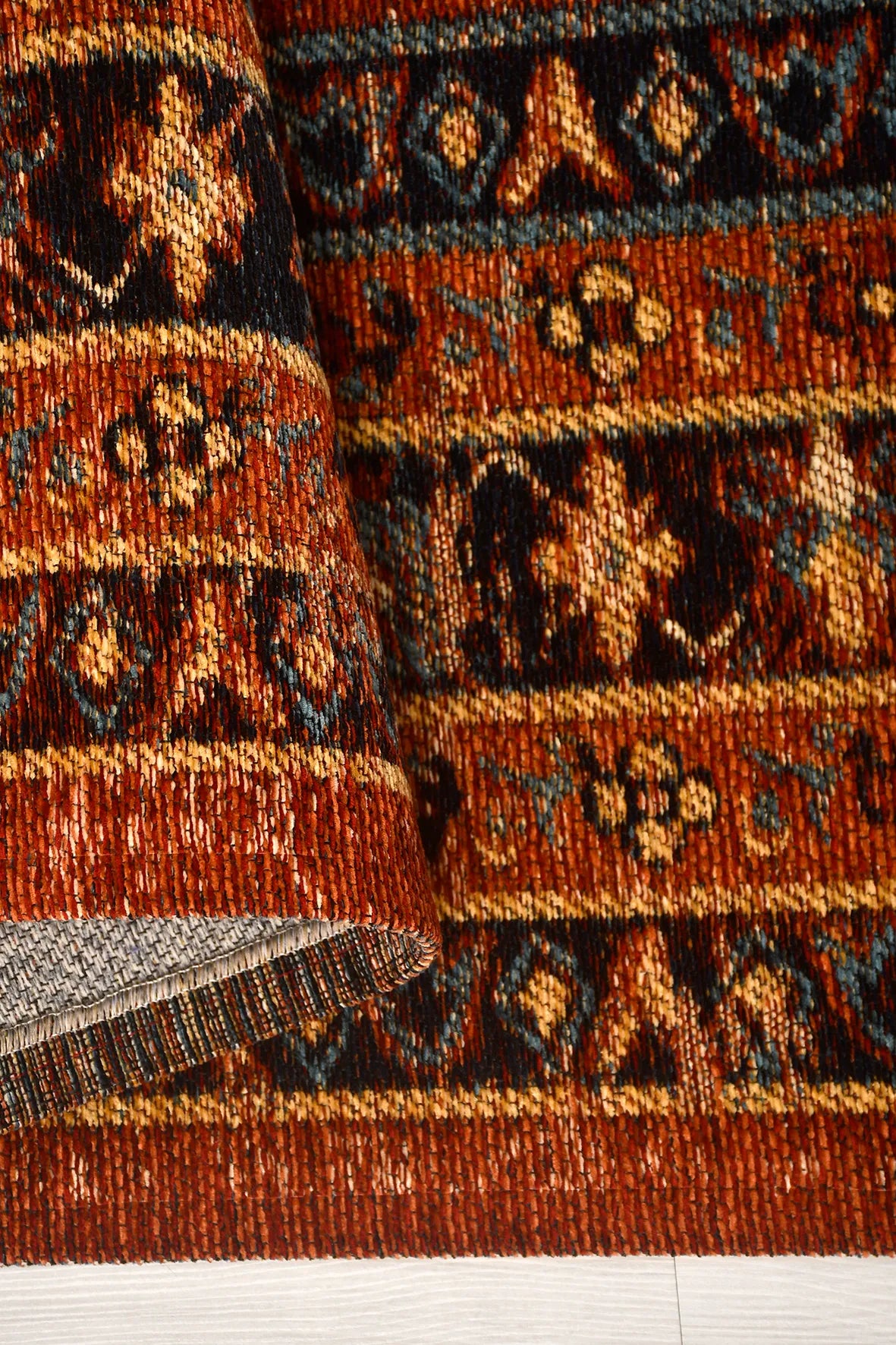 Kiremit Bordürlü Vintage Saçaklı Kilim
