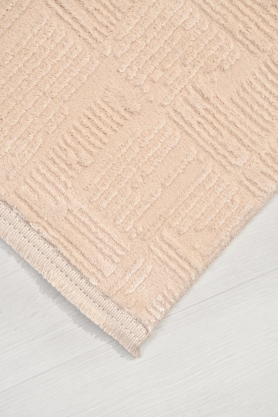 Bej Kabartma Dokulu Minimal Halı