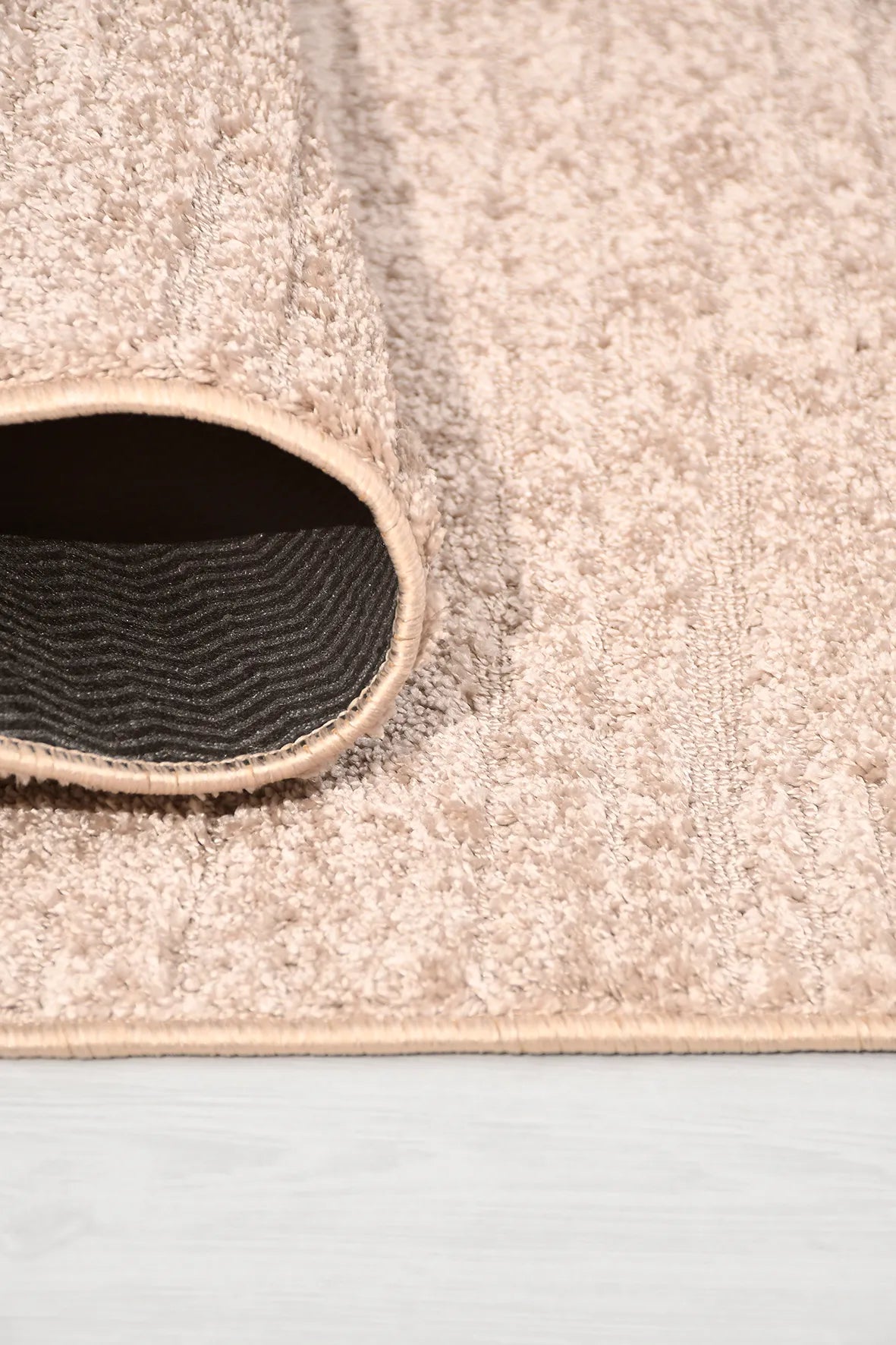 Kahve Kabartma Dokulu Yumuşak Halı