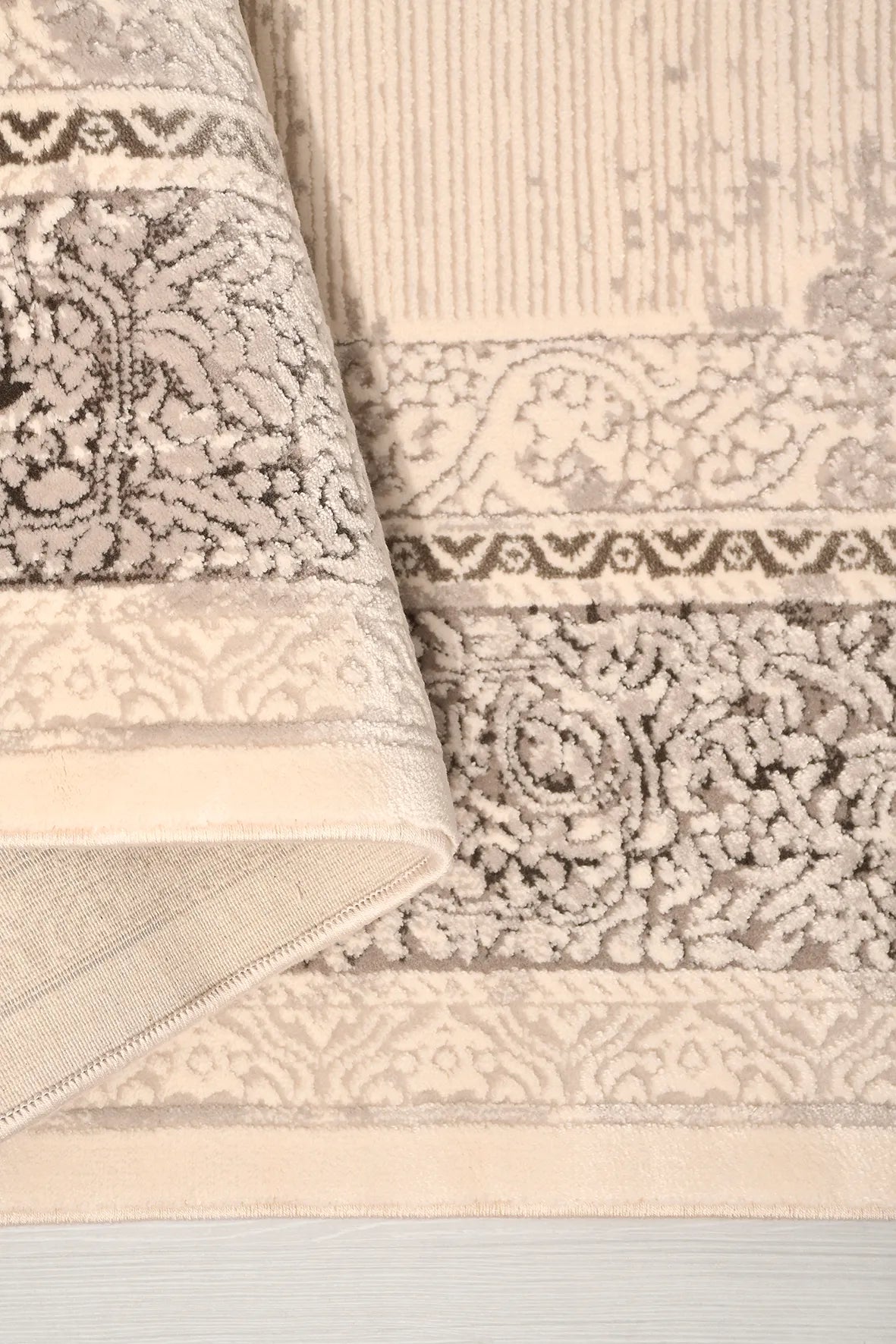 Vizon ve Kahve Damask Desenli Saçaklı Halı