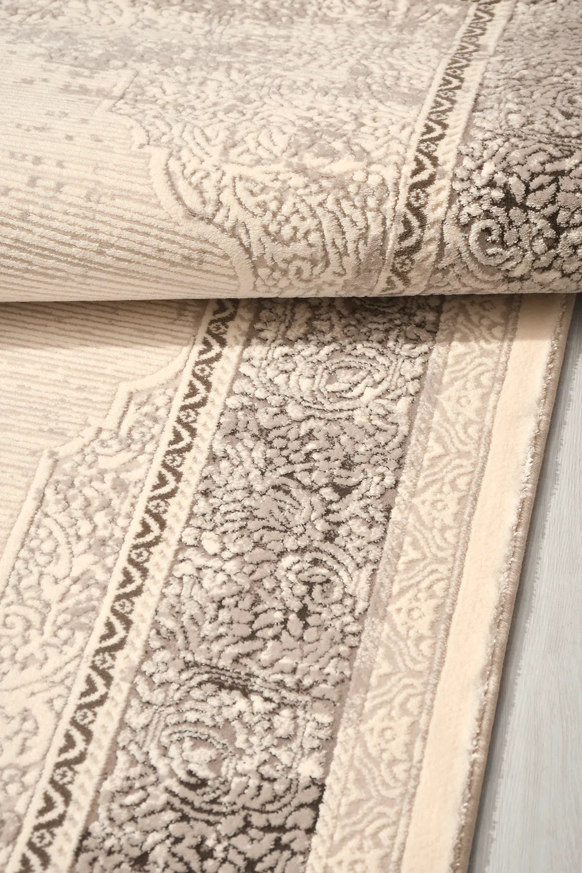 Vizon ve Kahve Damask Desenli Saçaklı Halı