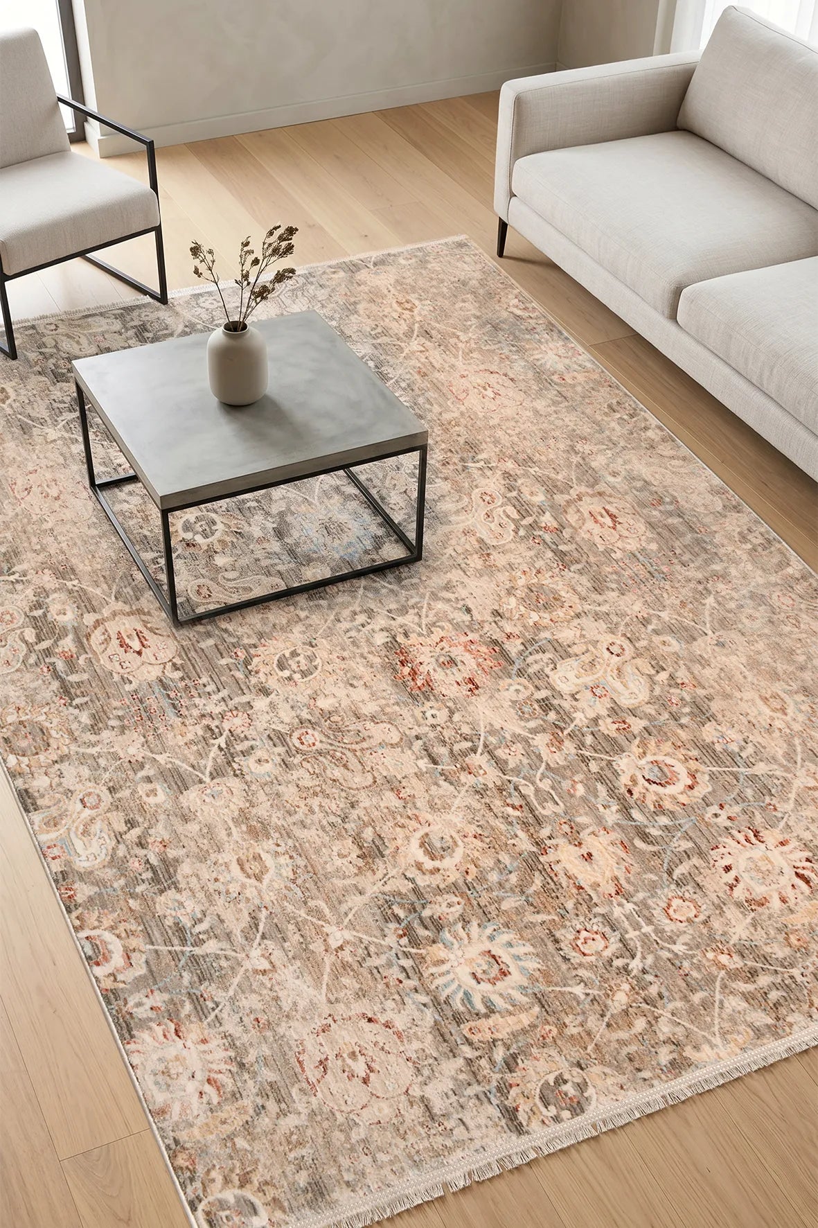 Bej ve Gri Vintage Çiçek Desenli Halı