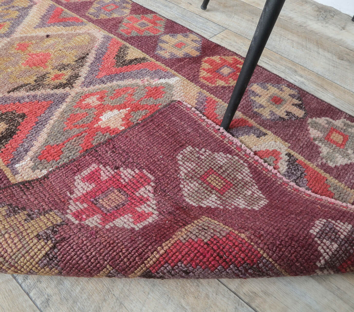 El yapımı vintage yolluk 61x305 cm i̇kat desenli yün - mekan görünümü