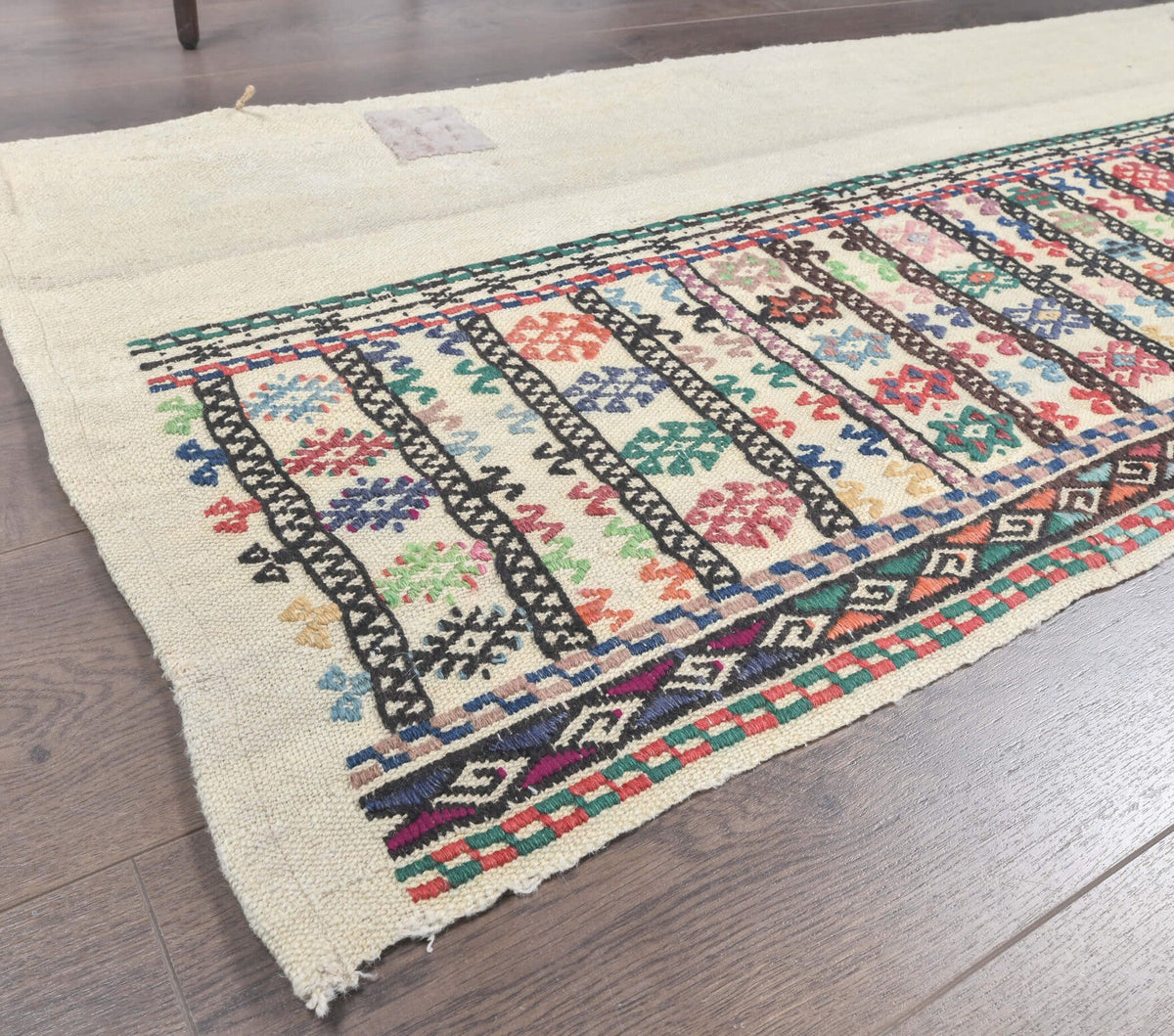El yapımı vintage yolluk 74x305 cm tribal desenli yün - kenar ve saçak detayı