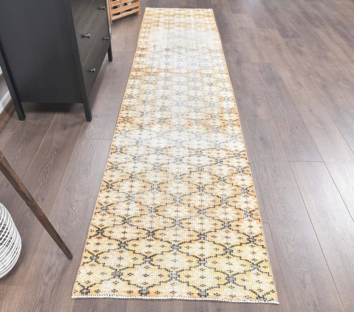 El yapımı vintage yolluk 74x325 cm i̇kat desenli yün - yakın çekim doku detayı