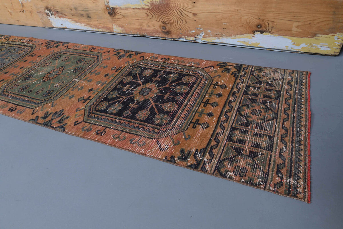 El yapımı vintage yolluk 66x345 cm i̇kat desenli yün - yakın çekim doku detayı