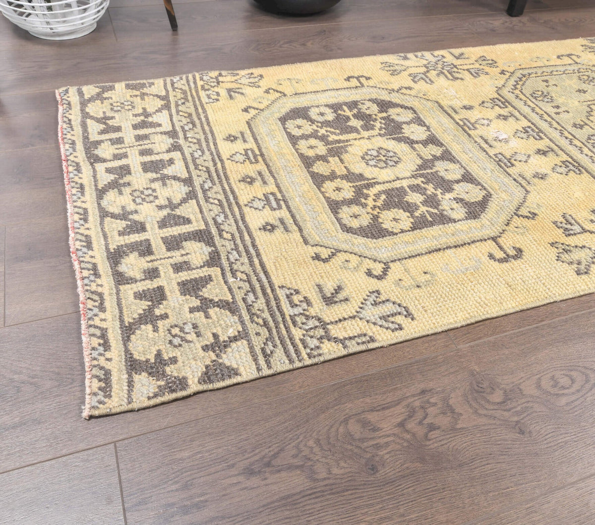 El yapımı vintage yolluk 74x323 cm çiçek desenli desenli yün - kenar ve saçak detayı