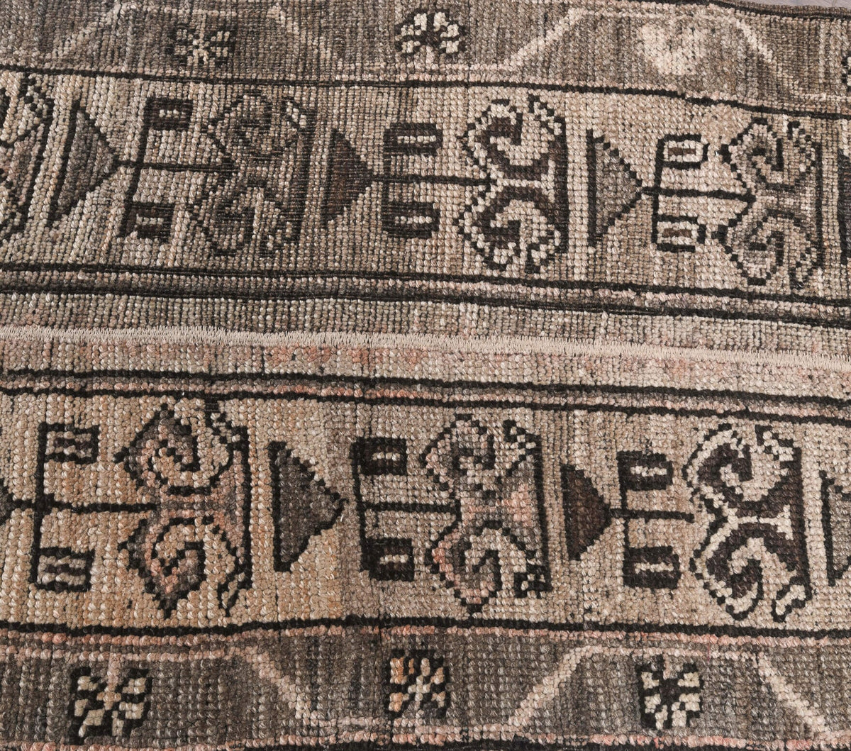 Turuncu ve kahverengi renkli patchwork vintage yolluk, yün hav, kumaş taban