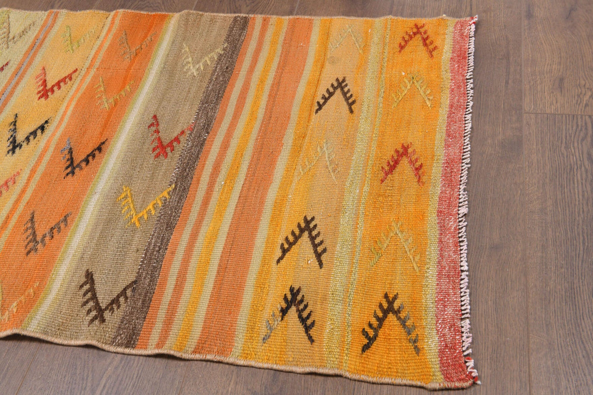 El yapımı vintage halı 66x127 cm çizgili desenli yün - mekan görünümü