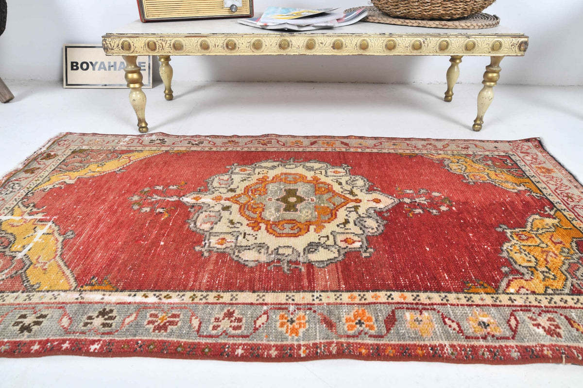 El yapımı vintage halı 61x122 cm oryantal desenli yün - kenar ve saçak detayı