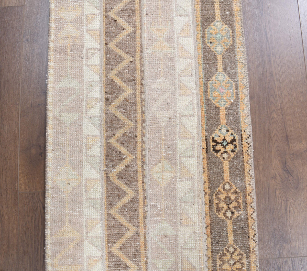 El yapımı vintage yolluk 51x183 cm i̇kat desenli yün - mekan görünümü