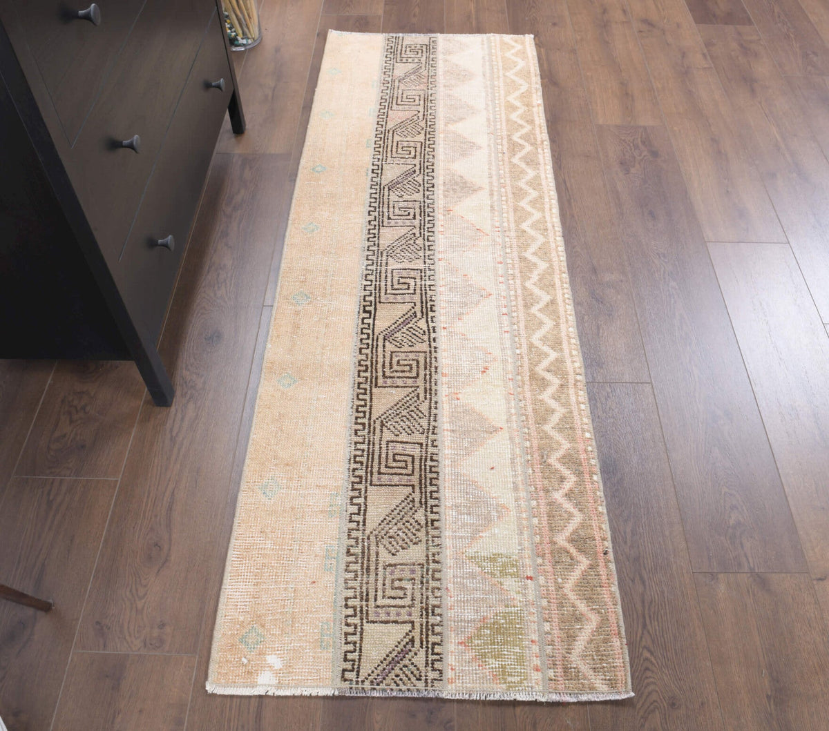 El yapımı vintage yolluk 61x183 cm i̇kat desenli yün - açık alan görünümü