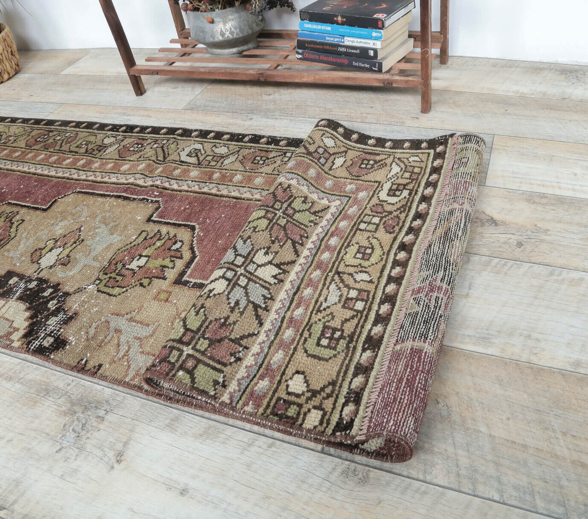 El yapımı vintage yolluk 30x213 cm oryantal desenli yün - üstten görünüm