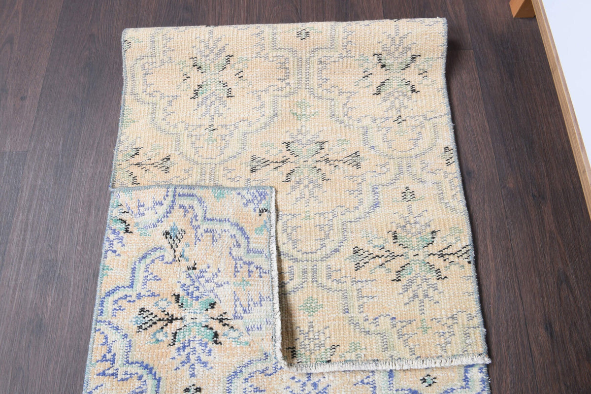El yapımı vintage yolluk 61x183 cm çiçek desenli desenli yün - üstten görünüm