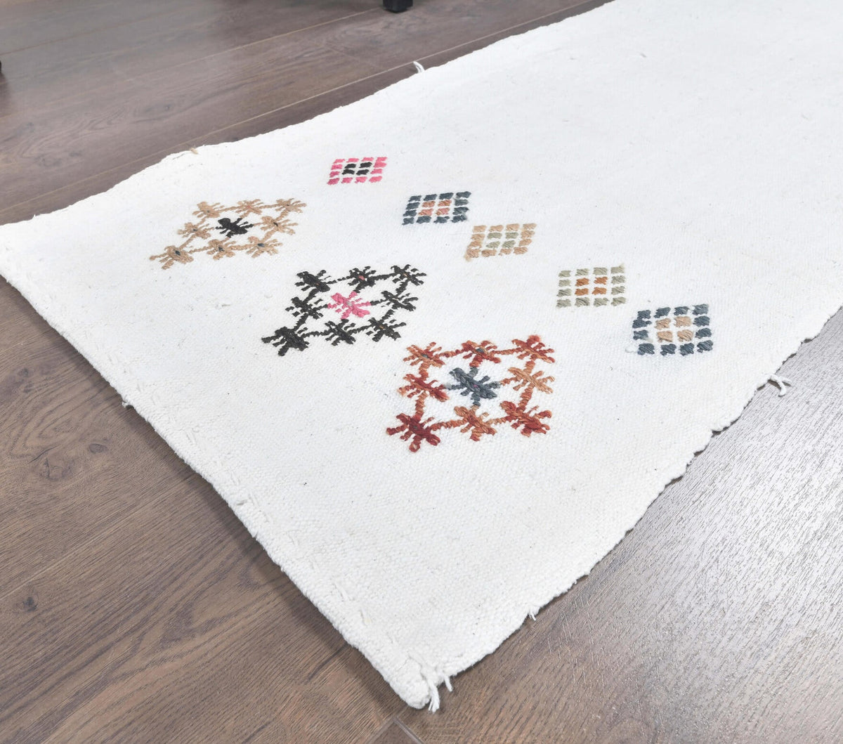 El yapımı vintage yolluk 58x224 cm düz desenli yün - kenar ve saçak detayı