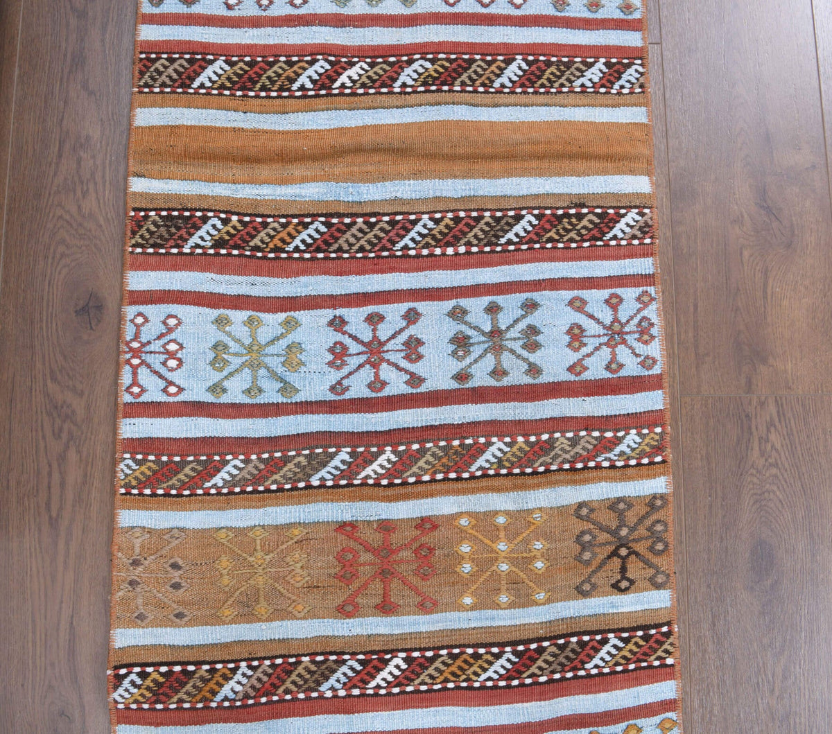 El yapımı vintage yolluk 61x213 cm kilim desenli yün - mekan görünümü