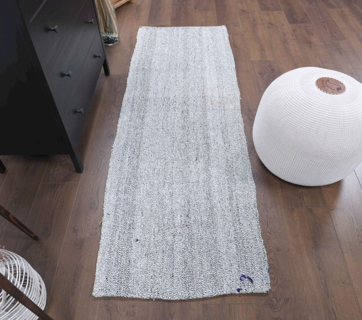 El yapımı vintage yolluk 66x208 cm kilim desenli yün - yakın çekim doku detayı