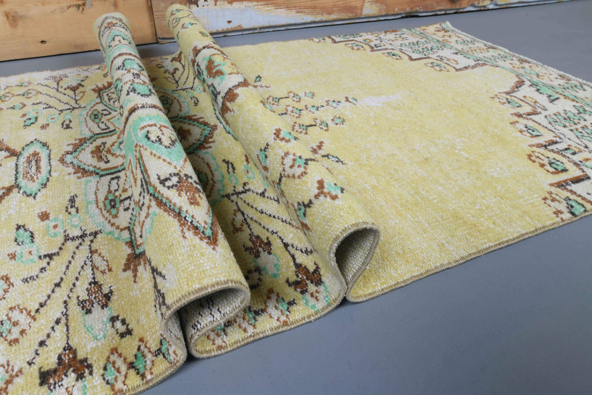 El yapımı vintage yolluk 91x290 cm çiçek desenli desenli yün - üstten görünüm