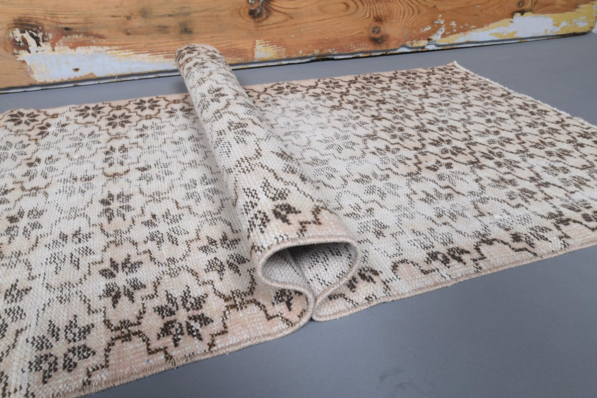 El yapımı vintage yolluk 76x315 cm i̇kat desenli yün - üstten görünüm