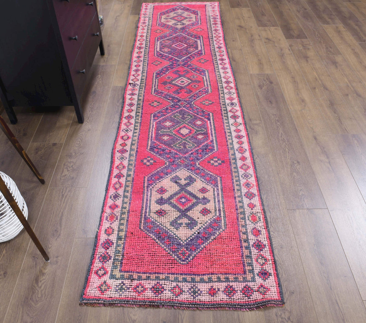 El yapımı vintage yolluk 61x274 cm geometrik desenli yün - üstten görünüm