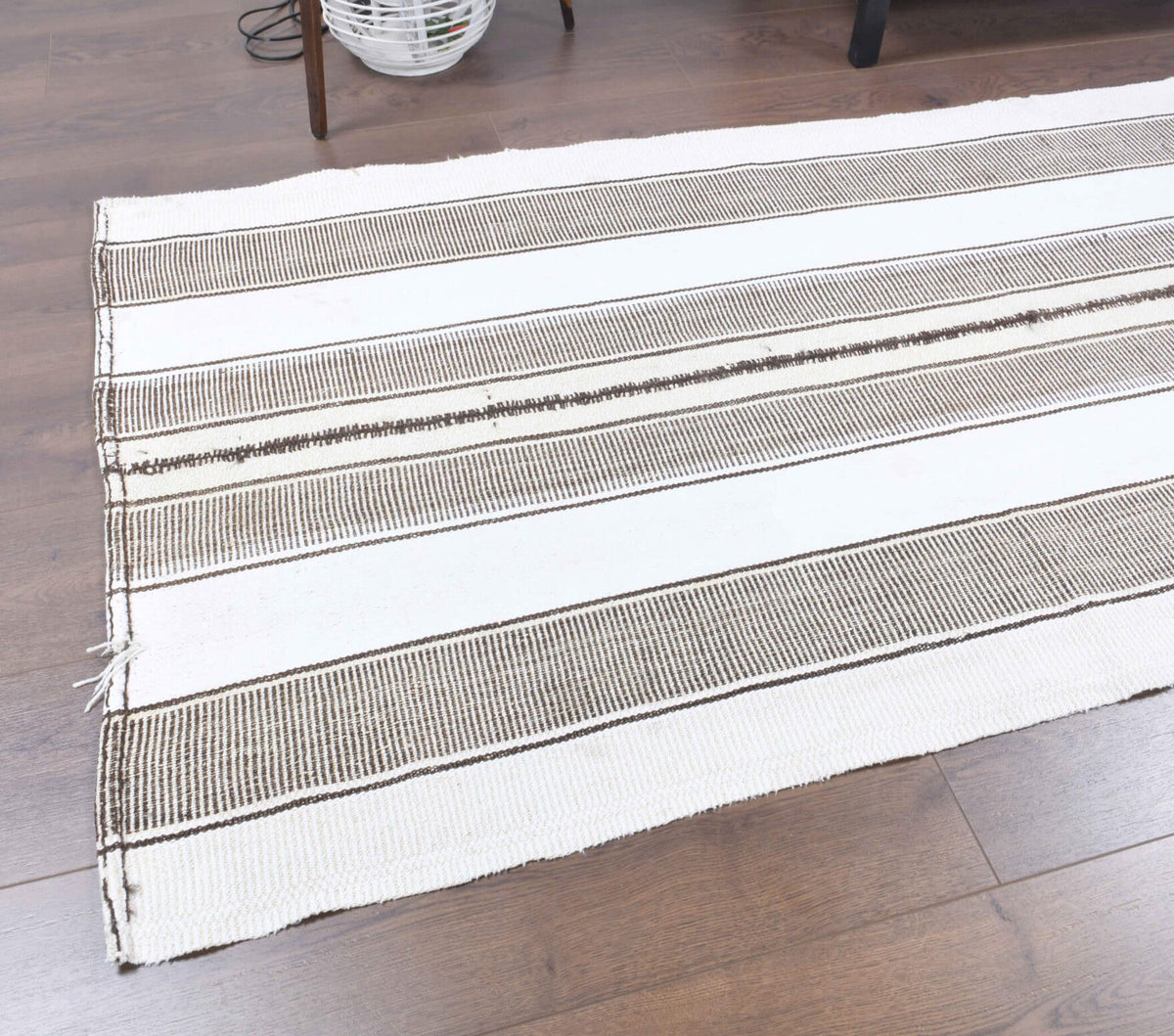 El yapımı vintage yolluk 94x290 cm kilim desenli yün - kenar ve saçak detayı