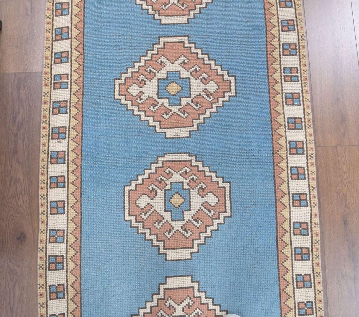 El yapımı vintage yolluk 97x290 cm geometrik desenli yün - mekan görünümü
