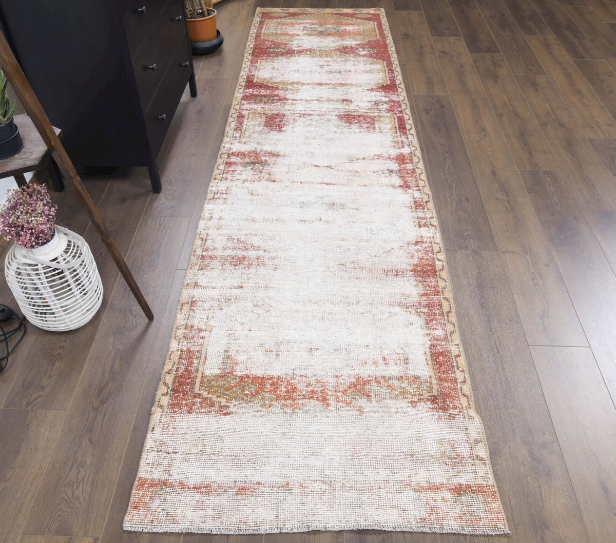 El yapımı vintage yolluk 91x345 cm geometrik desenli yün - yakın çekim doku detayı