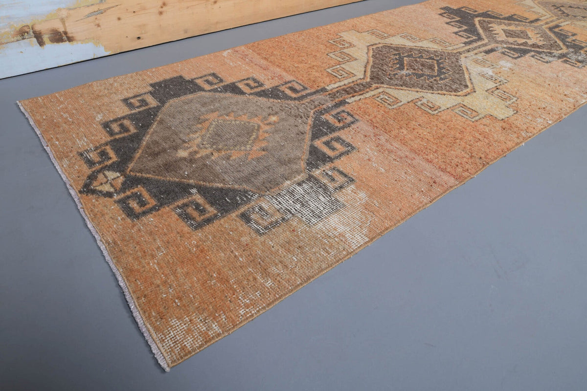 El yapımı vintage yolluk 94x325 cm geometrik desenli yün - yakın çekim doku detayı