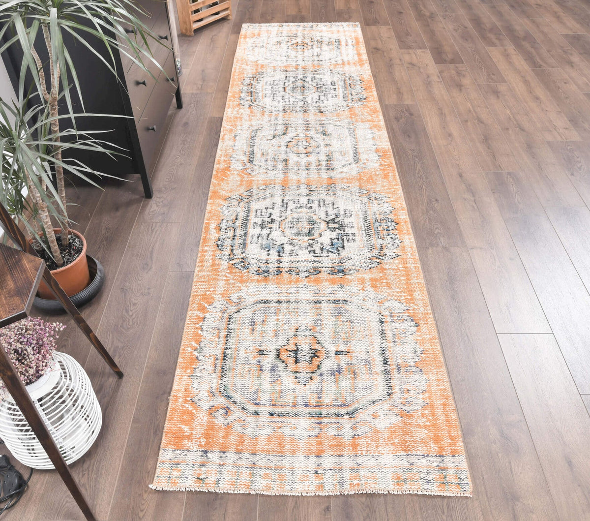 El yapımı vintage yolluk 86x340 cm geometrik desenli yün - yakın çekim doku detayı