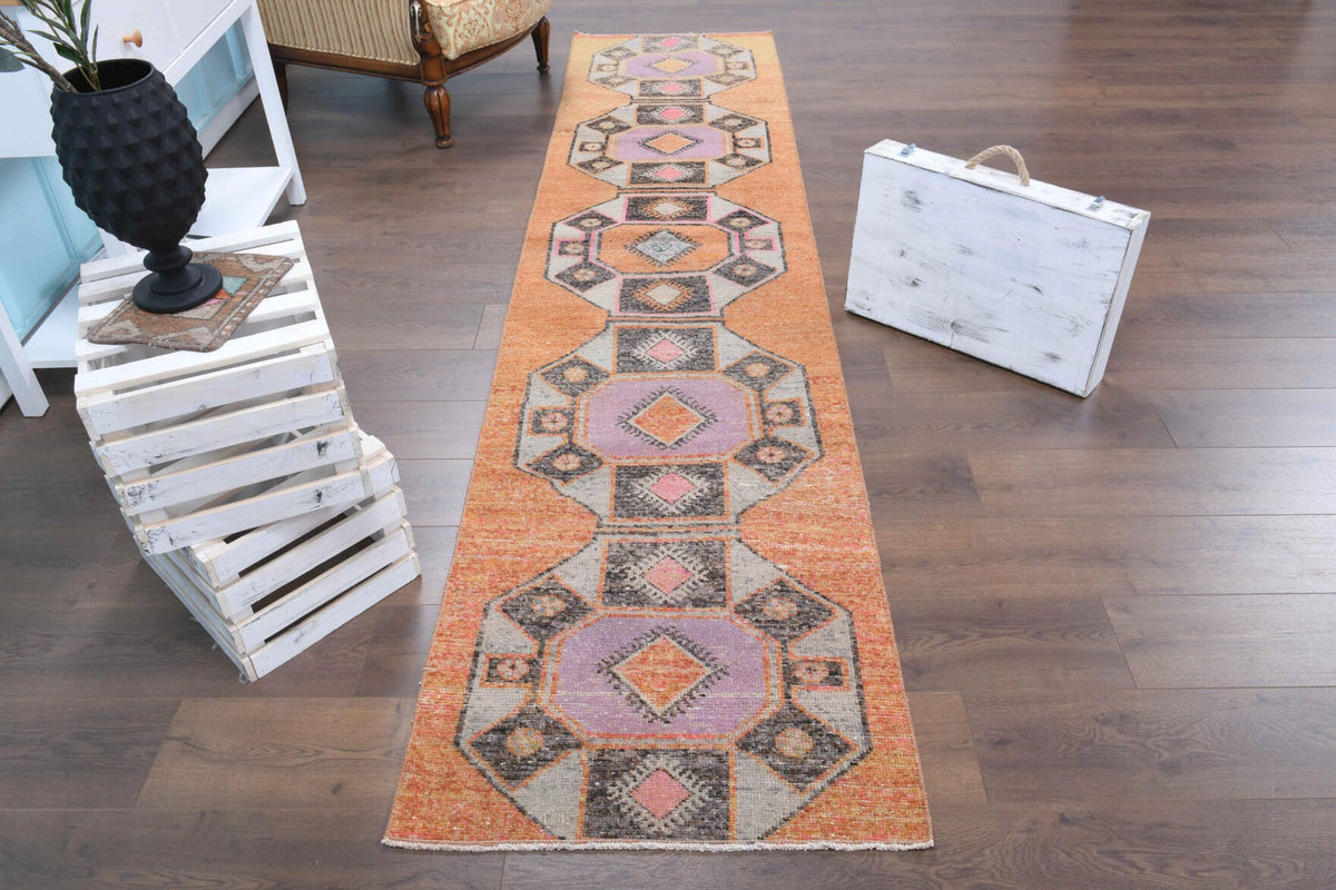 El yapımı vintage yolluk 76x330 cm oryantal desenli yün - ışık altında renk detayı
