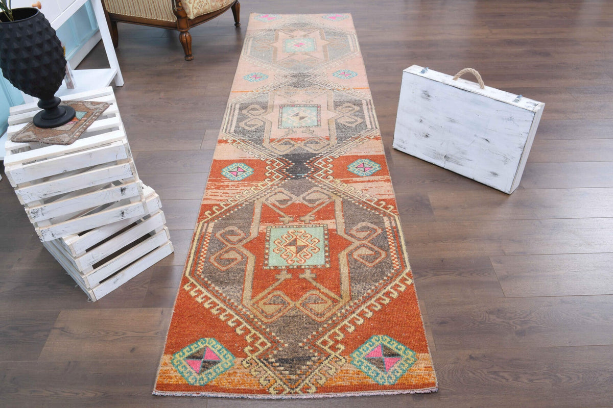 El yapımı vintage yolluk 81x320 cm oryantal desenli yün - ışık altında renk detayı